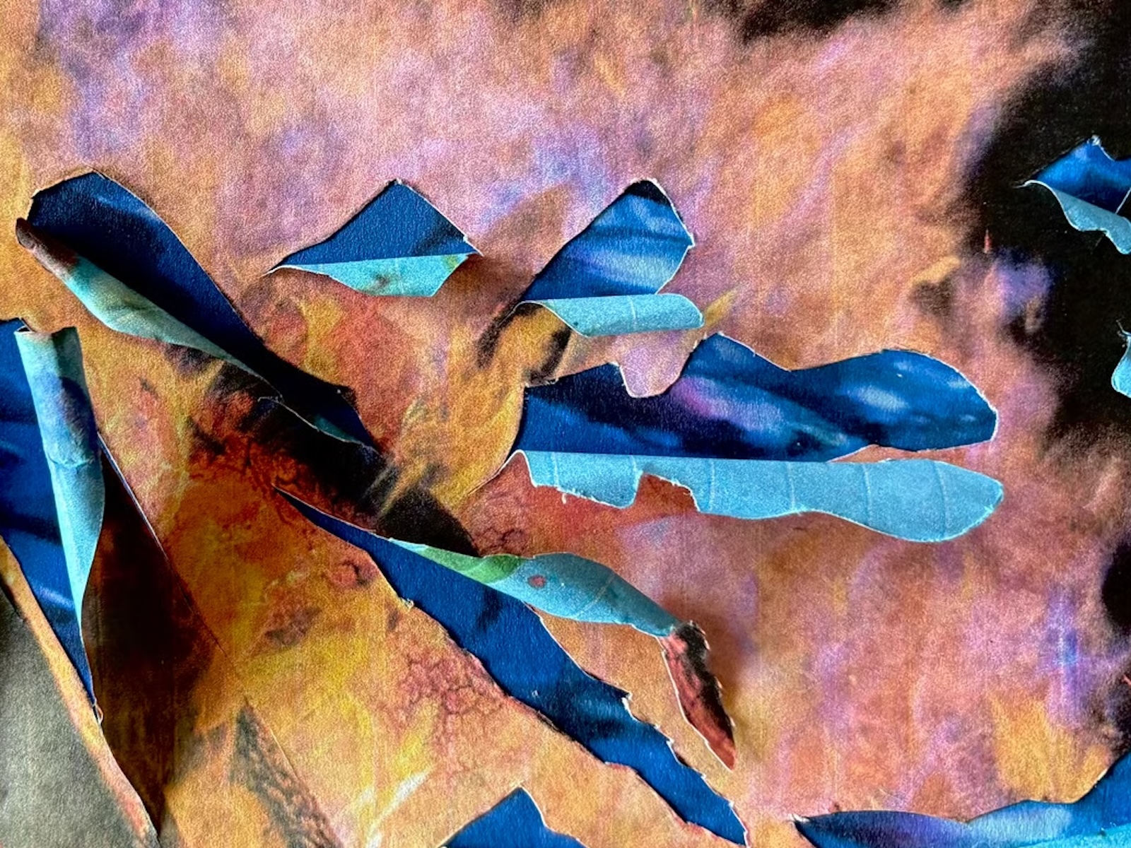 Fische und Feuer – Detailansicht